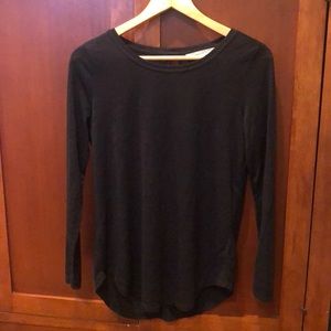 Athleta L/S keyhole back tee